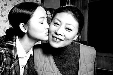 岳红|影后岳红：因春晚爆红，怀孕5个月被抛弃，离婚30年至今单身