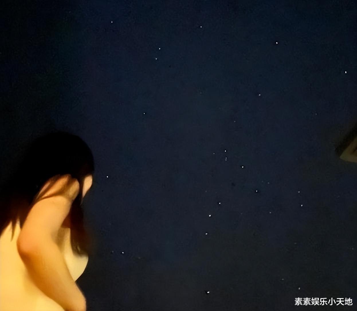 赖弘国|赖弘国带未婚妻国外旅游，改口称一家三口，未婚妻孕肚凸起明显