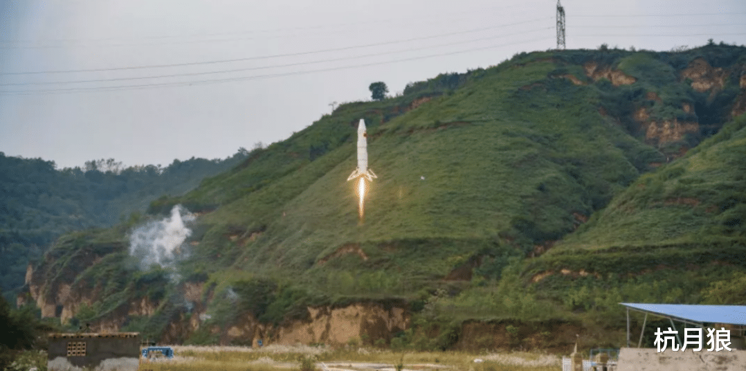 中国航天火箭公司深蓝航空，成功实现火箭垂直着陆，走向星辰大海