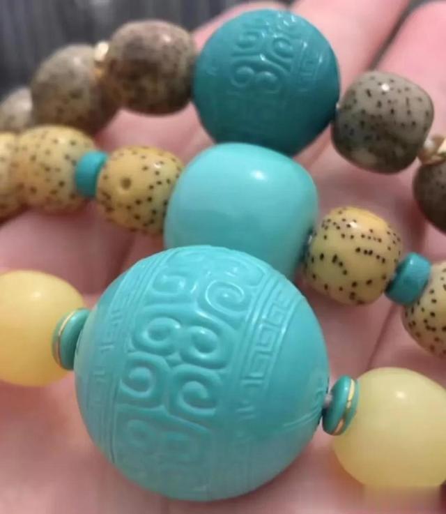 绿松石|快来围观她，看她是怎么把松石盘玉化的 !