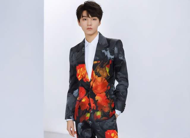 王俊凯|明星沦为资本弃子多惨？杨颖录综艺受排挤，王俊凯新歌破亿被打压