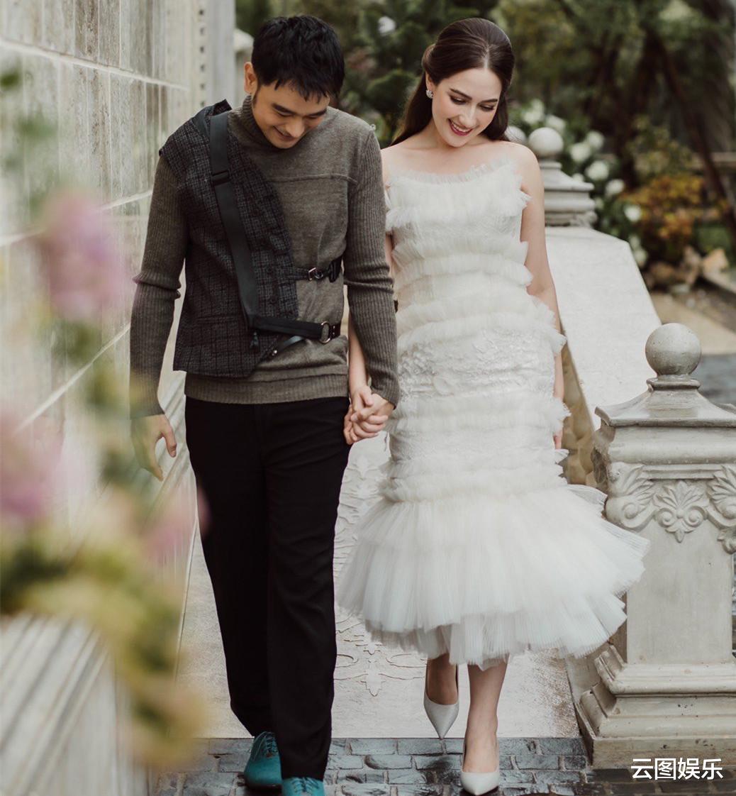 婚纱照|恭喜!40岁童年男神再婚,唯美婚纱照曝光,空姐女友颜值高身材好