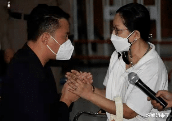 热搜爆了!意外溺亡4个月后,37岁女明星“复活”