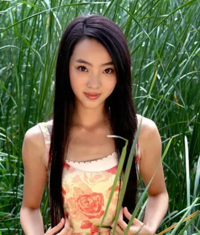 李思思|央视主持李思思：没嫁老头，丈夫是初恋，两个儿子是她的宝贝