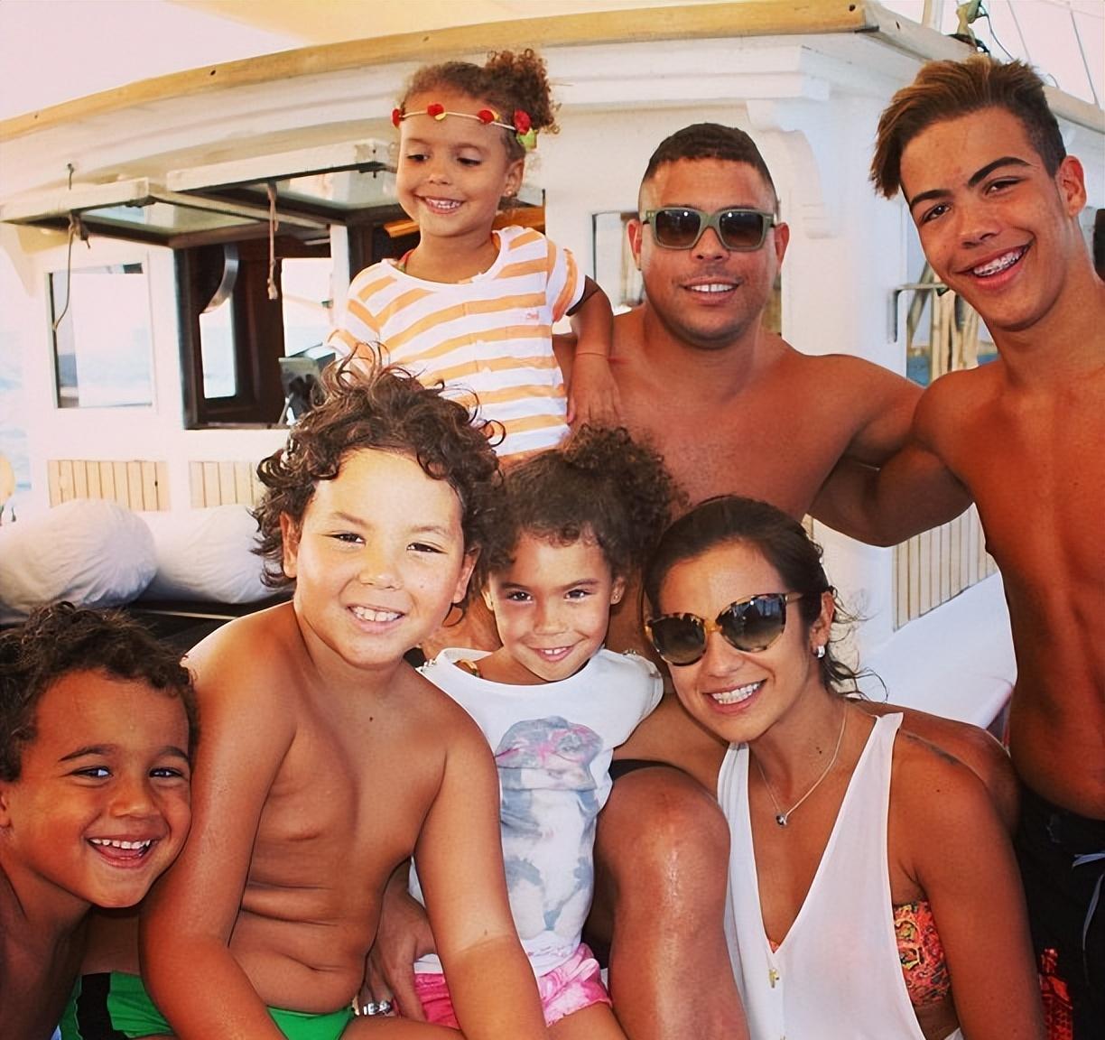 罗纳尔多|罗纳尔多：身家40亿胖到300斤，3段婚姻4个娃，小15岁女友已怀孕