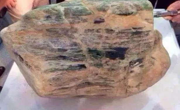 标王|回顾赌石界的“三大翡翠标王”,总价值超20亿,再难复制的辉煌