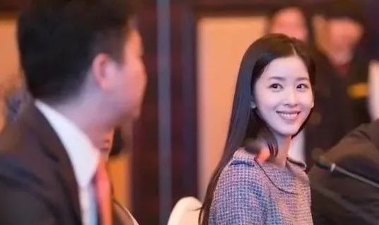 章泽天|被逐出娇妻圈的章泽天