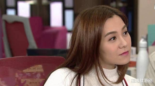 肖战|28岁TVB离巢小花亮相新节目,暗讽大台迂腐,曾因拜金女形象出圈