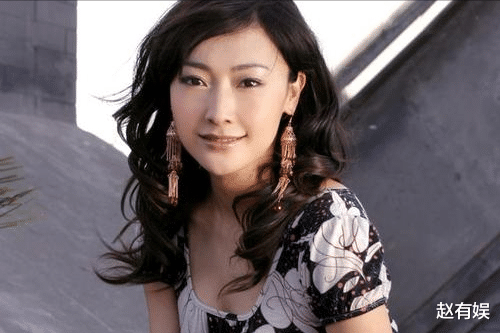 怀孕后男友意外瘫痪,阿斯茹不离不弃照顾8年,还为他生下两子