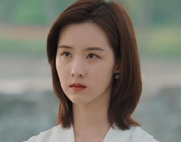 徐璐|冲着徐璐和陈都灵的盛世美颜追剧,但《当打之年》的剧情太拉胯了