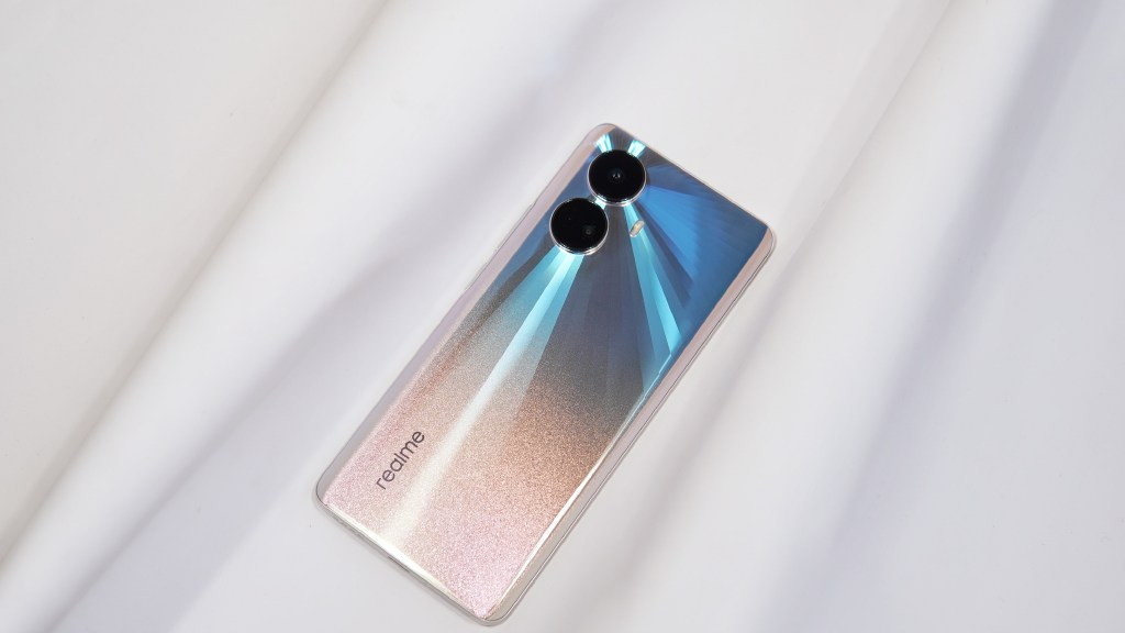 软件|京东天猫双平台用户好评拉满，真我10 Pro+用性价比打动用户