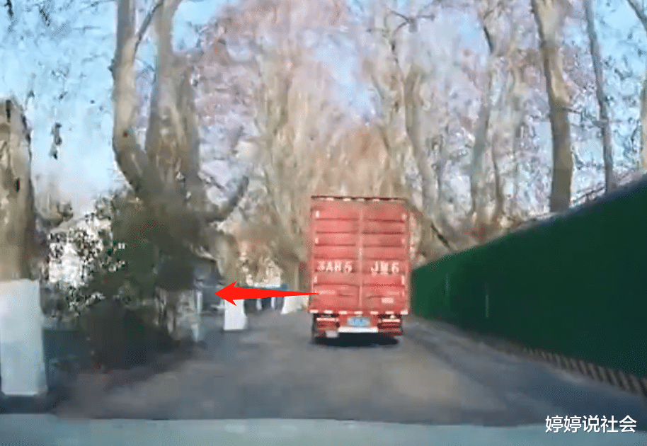 大学生|江苏一男子挑战“全网最近上班距离”，从家到单位开车55秒