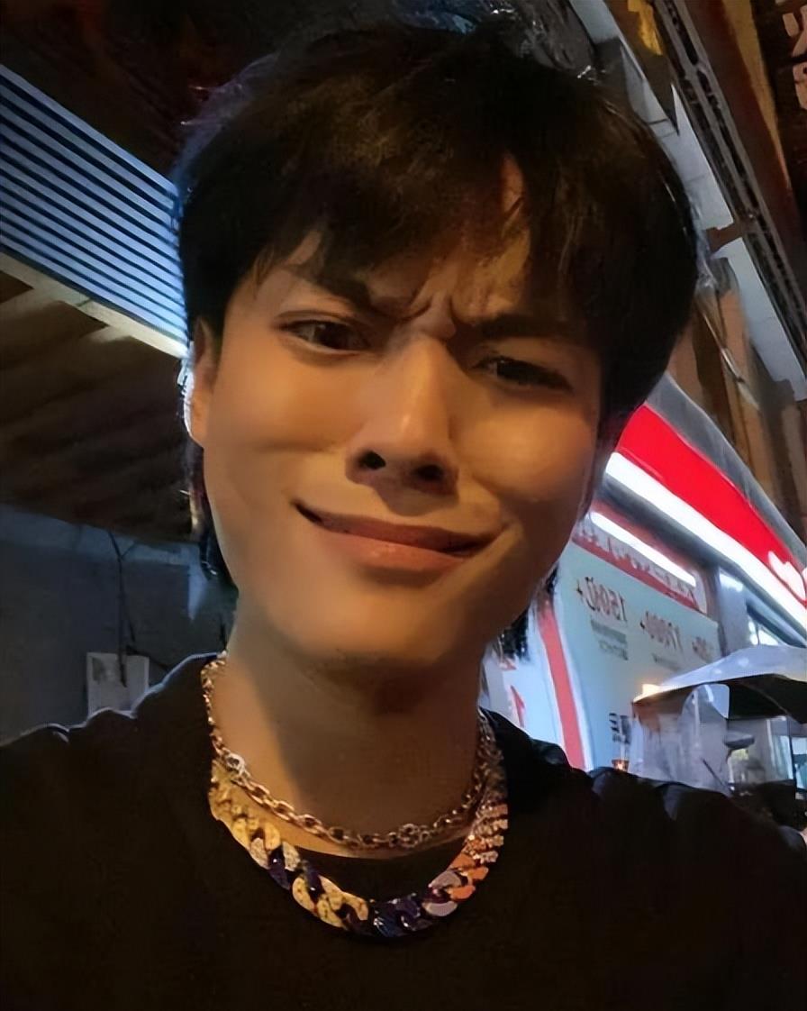 邵雨轩|网红“疯狂的小杨哥”停播12日，真实原因曝光，邵雨轩被牵扯