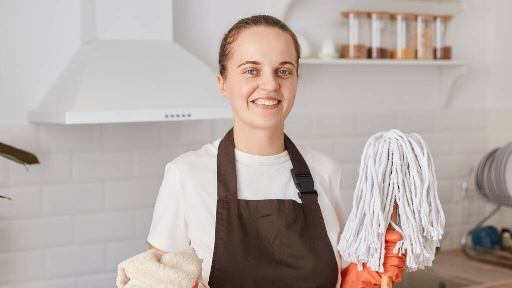 离婚|49岁保姆倾诉:给3个老人当住家保姆后,我才明白他们的真实目的