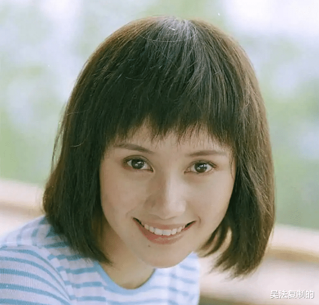 袁泉|虽然扮年轻很流行，袁泉却在44岁展示出别样魅力，这样更有味道