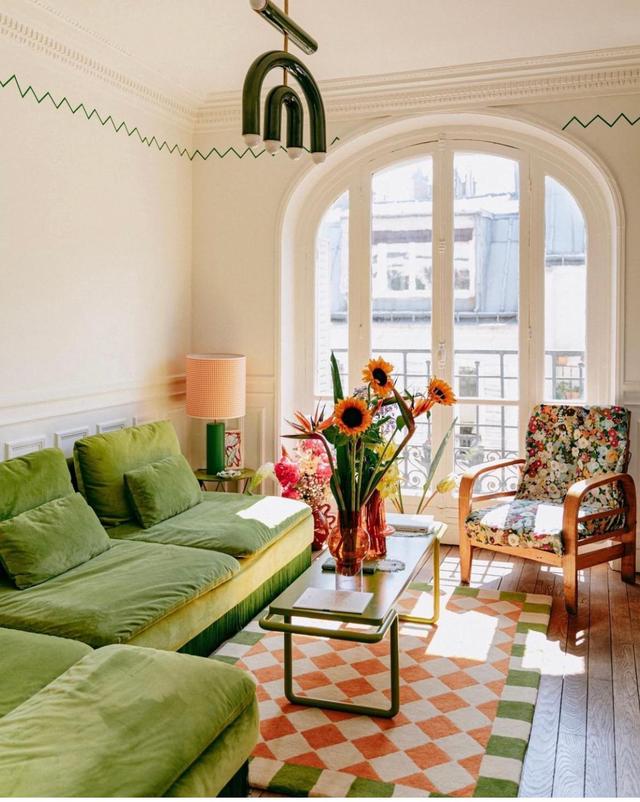 巴黎闺蜜80㎡的家火了，室内色彩丰富清新甜美，被无数网友羡慕