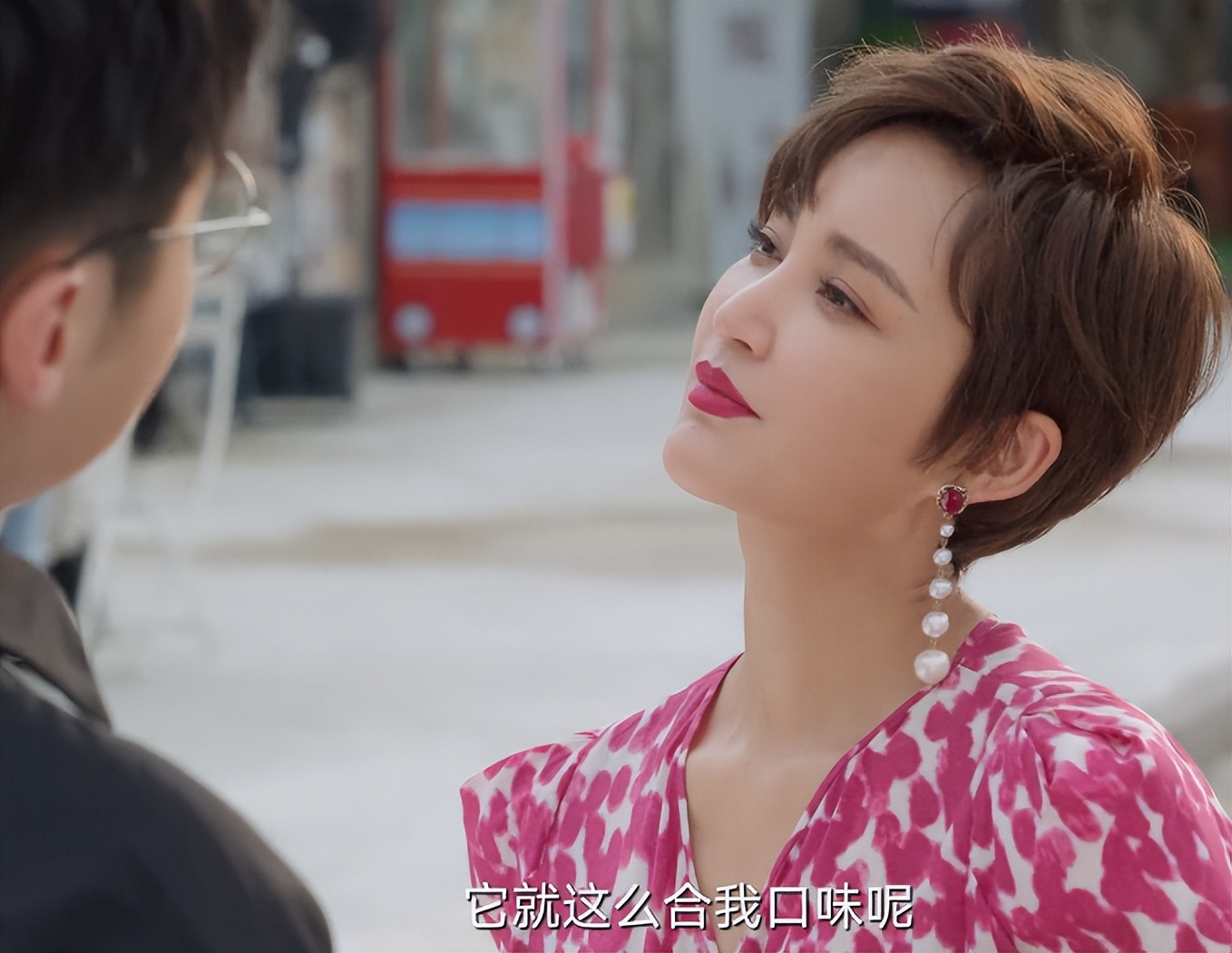 街拍|开播2集，收视率就直逼第一，杜淳新剧成了浙江卫视“王炸”