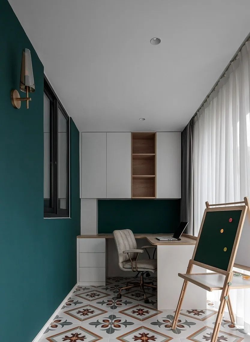 玻璃砖、复古摩登:这个120m2北欧混搭风,收纳翻番还开阔明亮!