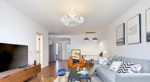 客厅别做复杂的吊顶了,试着用石膏线走一圈,简直不要太美