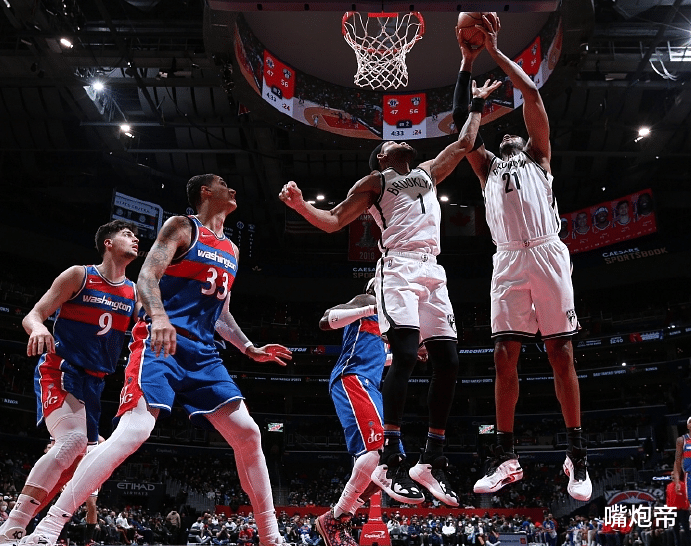 奇才队|NBA最大争议！篮网获利裁判成盲人，对面集体开喷，比勇不出界还离谱