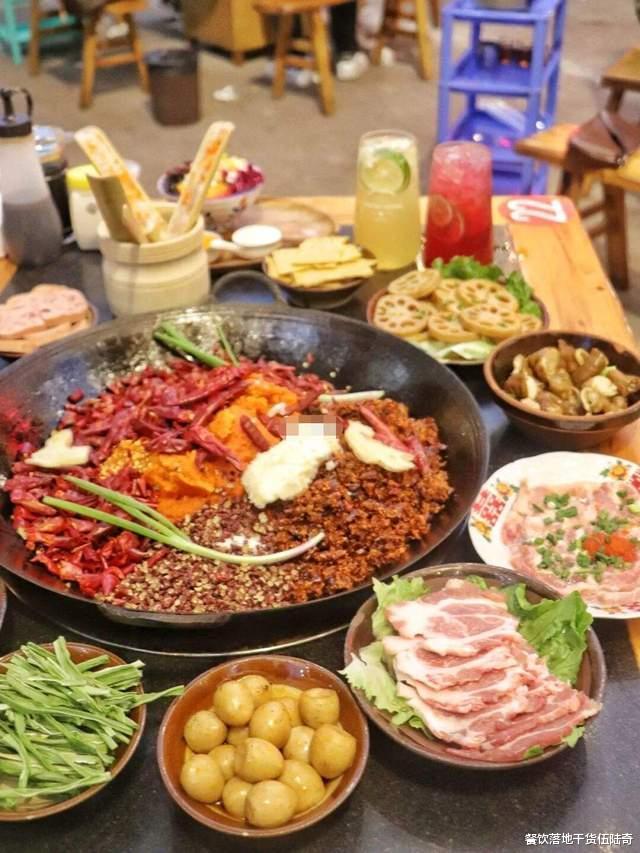 这都敢干，又一家开业即倒闭的店，餐饮人对自己真狠