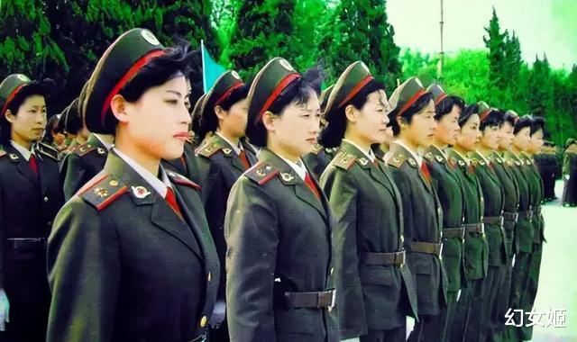 解放军的文职人员，2018年，为何换发了专用文职制服？