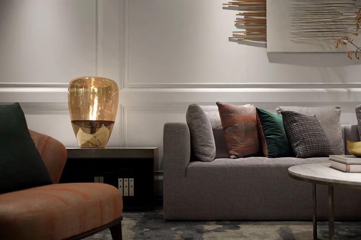 如何将极简现代风打造出高级感？灰色，让你的住宅变得随性又优雅