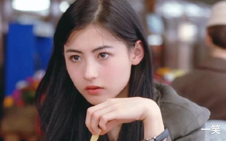 张柏芝|张柏芝:“情人节快乐,唯一的情人”。