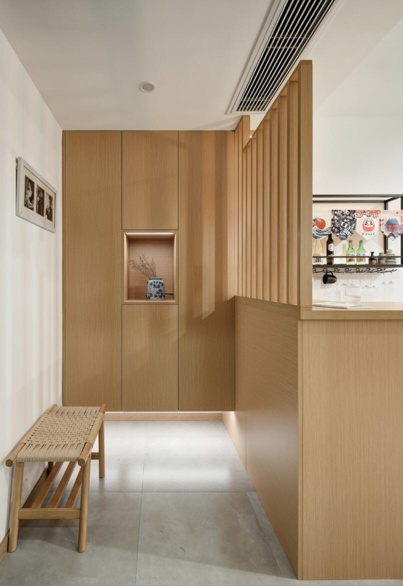 95㎡新家,她拒绝常规,坚持将客厅抬高20公分,完工后超实用