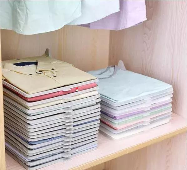 好多人把被子直接塞衣柜,瞧下面是怎么做的,太有才了!