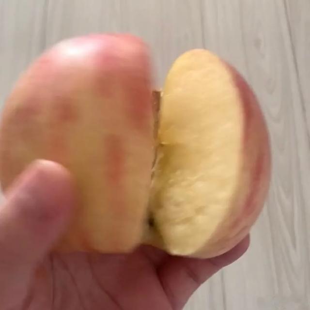 黑客|神图:苹果要做折叠版,一直以为只是个传说