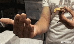 闲鱼|“路上捡了个U盘,里面一个文件夹都没有...这是啥啊?”