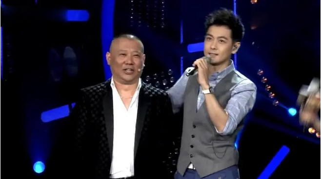 郭德纲|郭德纲和林志颖，难以看出是一个年龄段的人郭德纲：你再不老，我们就疯狂了。