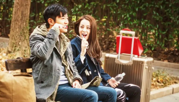 21克拉|《21克拉》是一部爱情喜剧片,剧中的男女主角,展开了爆笑故事