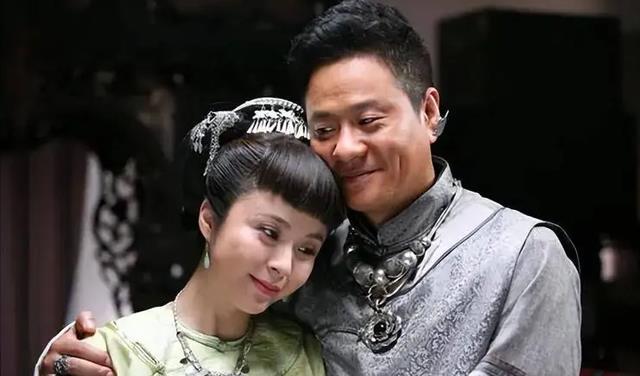 连奕名|连奕名：抛妻弃子娶了小8岁的杨若兮，前妻红了，他“糊”了