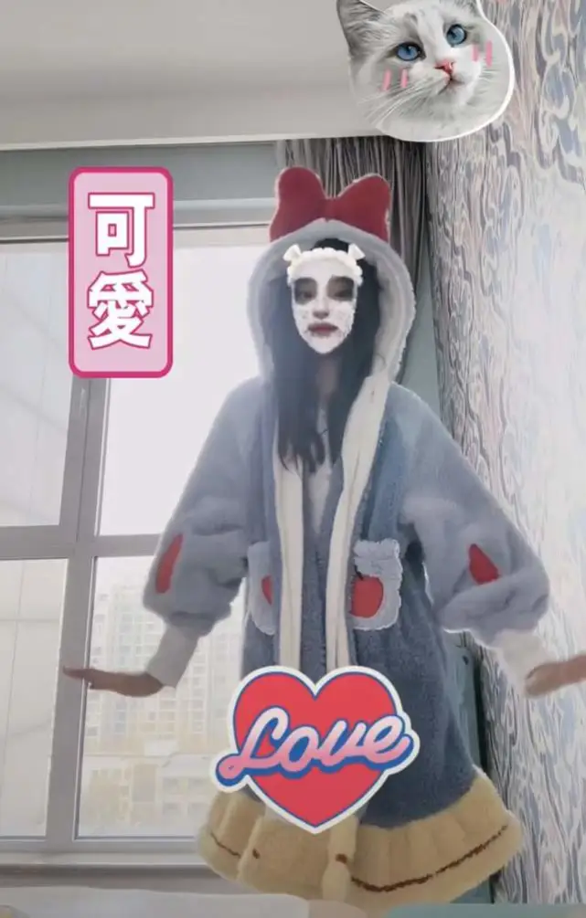 贾云馨|甜馨晒小号发布视频,模样像妈又像爸,落落大方惹人喜欢