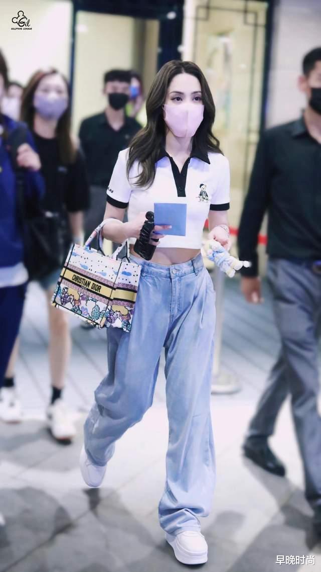阿娇现在有多瘦?看到她的背影都不敢认,网友表示:这不是阿娇吧