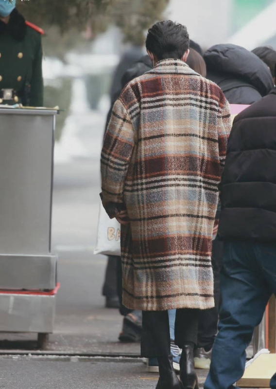 赵丽颖|春晚二次联排路透，宋茜女王范十足，赵丽颖气质完胜宋祖儿