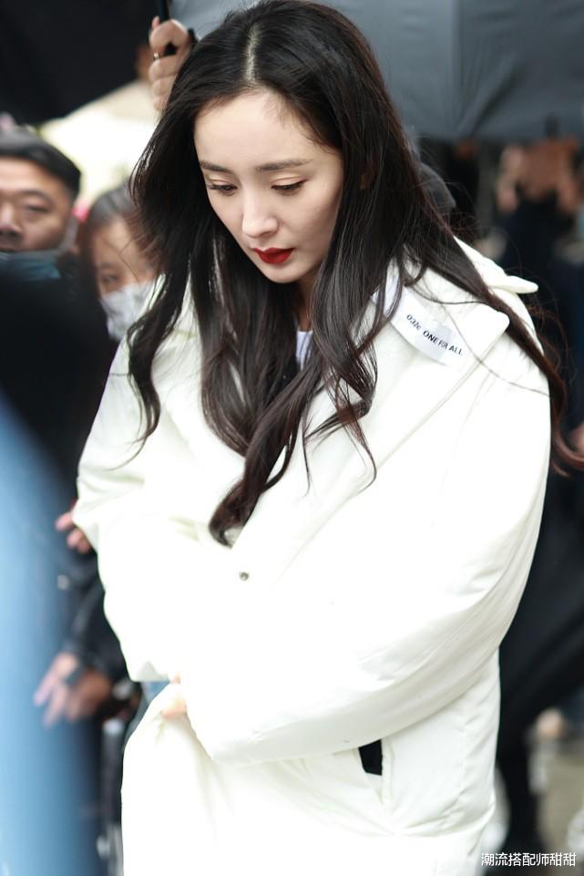 遮瑕膏 杨幂老师的发际线真是缓和不少，风吹起来的时候，还是有点显脸长