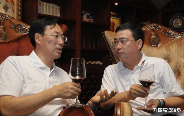 英国|饭局上领导说“帮我挪下菜”:用意有三个,但不是为了“耍官威”