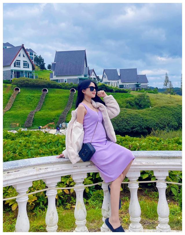 辣妹|歌手PhanManhQuynh的妻子,怀孕期间穿得这么性感