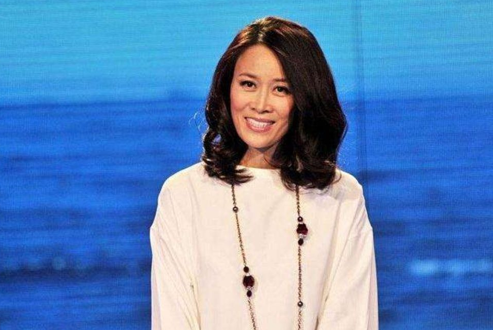 那英|53岁那英近照曝光，被老公揍得落荒而逃，如今54岁依然单身