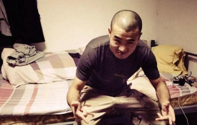 杨幂|9年前,为了赚100万冒险去战乱区当保安的白晓保,如今已成功逆袭