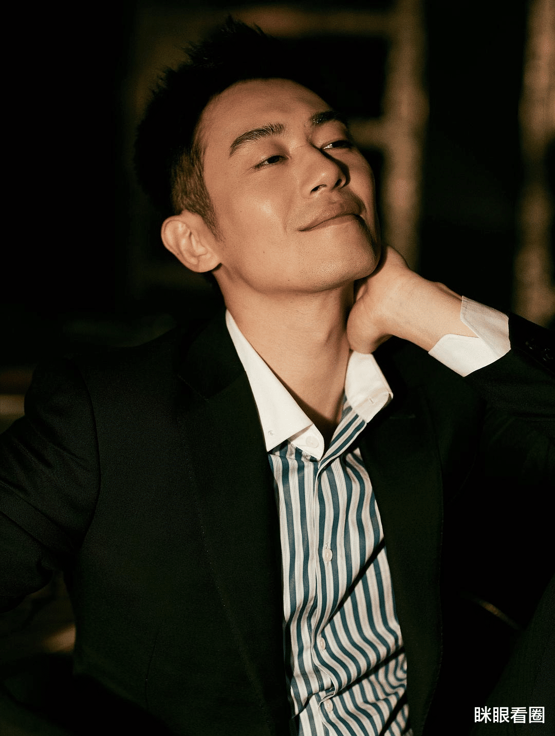 朱亚文|并非现在才荷尔蒙爆棚的,更年轻时候的朱亚文,就很有男人味了