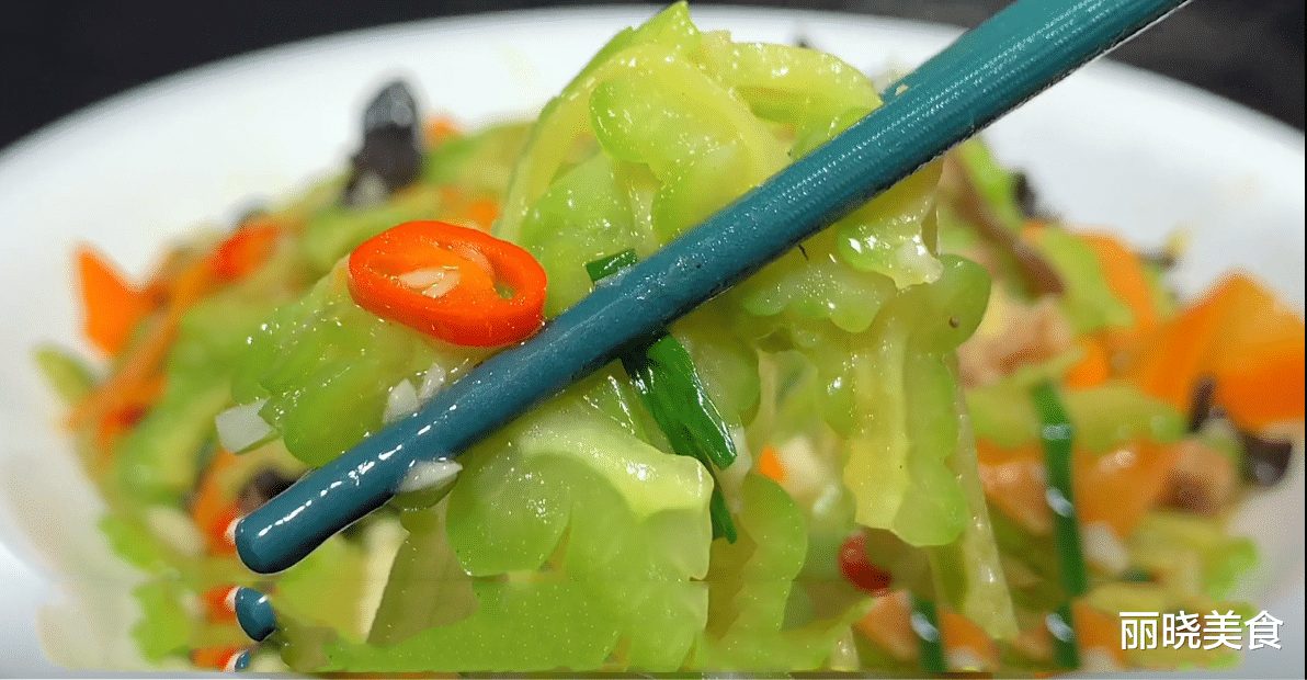 “肝火旺,人难熬”,冬季常吃6种“败火菜”,养肝降火,轻松入睡