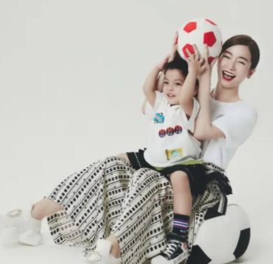 鲁振顺|张蕾更新动态, 母子同框画面温暖