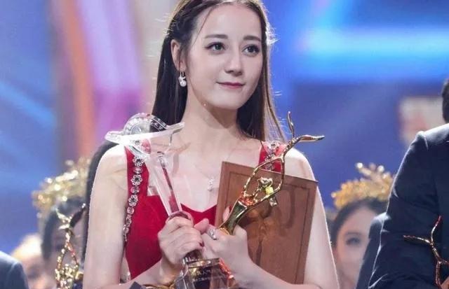 林依晨|拿了影帝影后，实际上演技非常拉垮，求求别再吹这4位演员了
