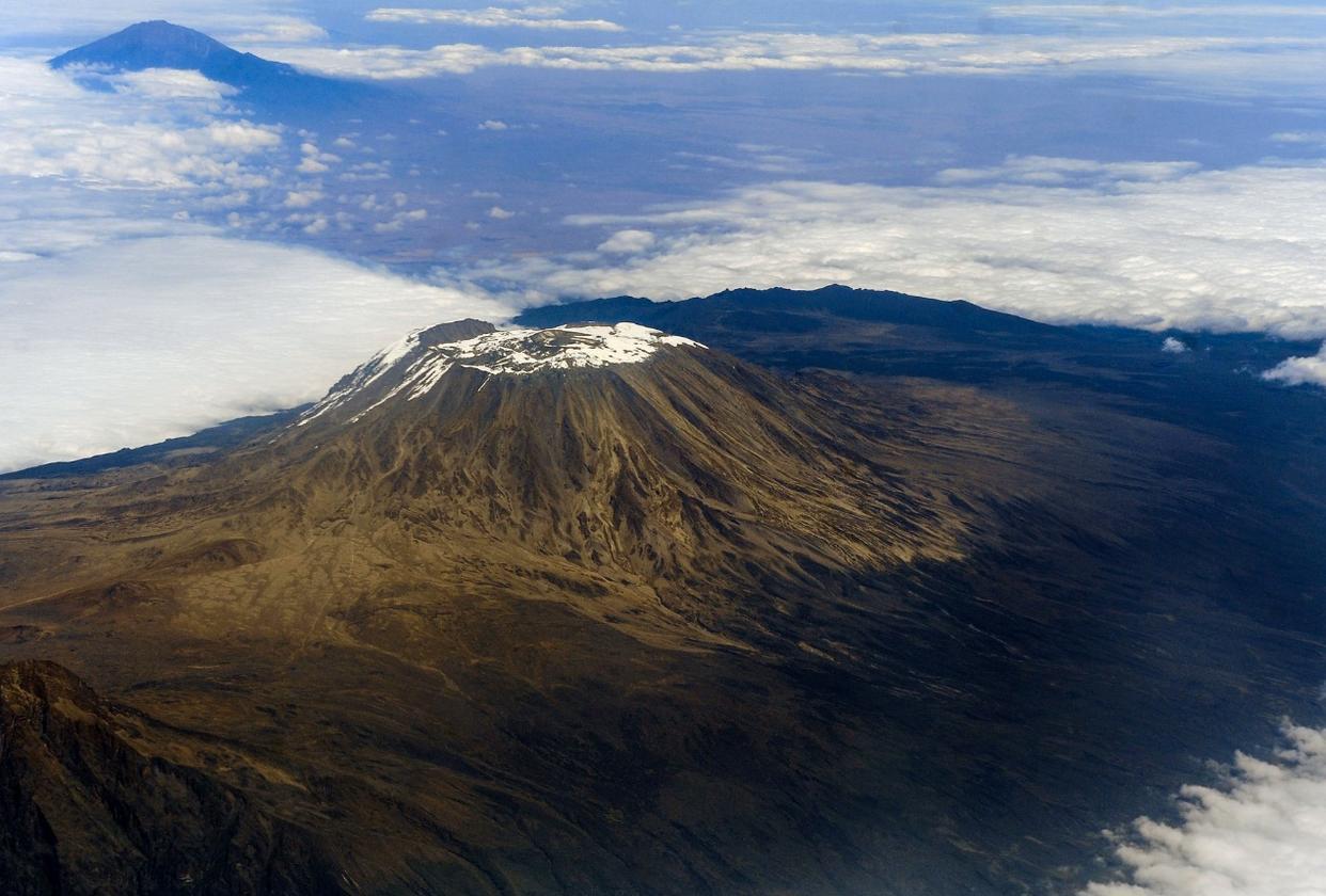 乞力马扎罗|海拔5892米,分布六种不同自然带,为何乞力马扎罗山自然带丰富?