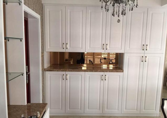 老婆坚持把主卧浴室墙砸了,装修完来朋友感觉尴尬死了!