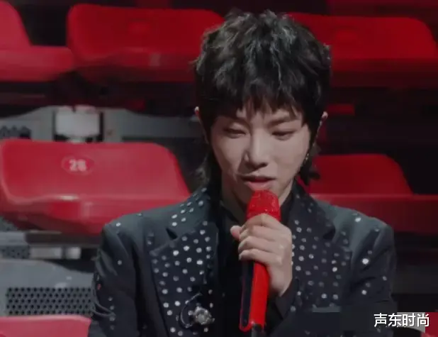 华晨宇|华晨宇线上演唱会人数仅输刘德华，网友评唱功一般，但音响效果牛